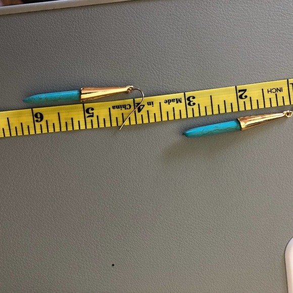 POINTED Spindle Shape Earrings in Silver Alloy and Turquoise - Picture 4 of 4